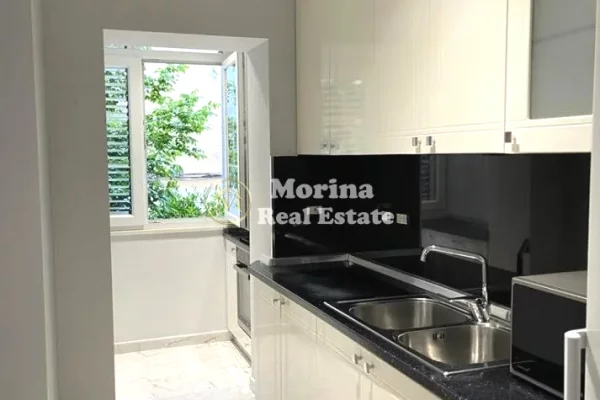 Appartamento in vendita a Tirana 1+1, Arredato