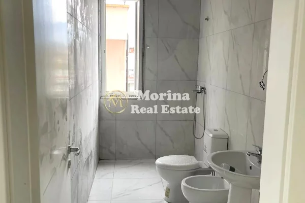 Qera | Ambjent Biznesi | Kamez | 450 Euro/muaj