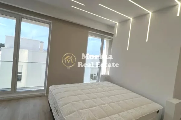 Qera | Vilë 4 + 1 | Farkë | 1200 €/muaj