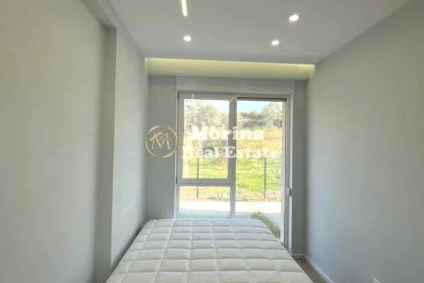 Shtepi me qera Vila Luksoze ne Tirane, 4+1, Mobilimi Pjeserisht e mobiluar, Pagesa 1,200  Euro.