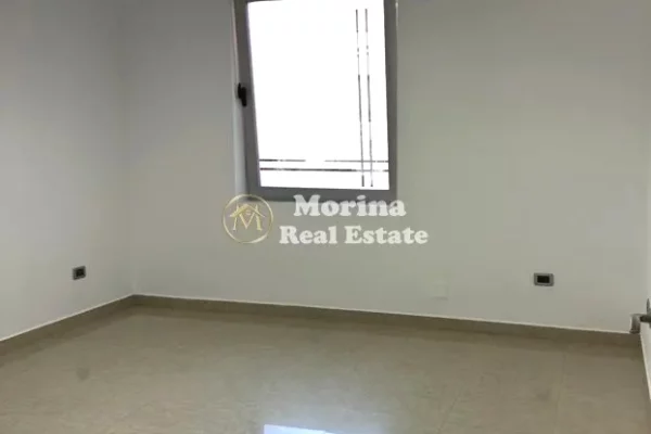 Qera | Ambjent Biznesi | Blloku, Rruga Brigada VIII | 1000 Euro/muaj
