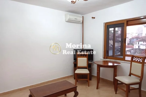 Shtepi ne shitje Apartament ne Tirane, 1+1, Mobilimi Pjeserisht e mobiluar, Pagesa 125,000  Euro.