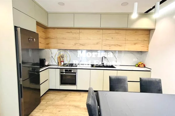 Appartamento in vendita a Tirana 1+1, Arredato