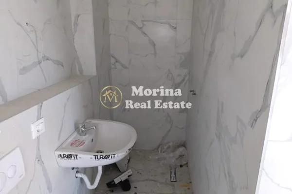 Shtepi ne shitje Apartament ne Tirane, 2+1, Mobilimi Bosh, pa mobiluar, Pagesa 200,000  Euro.