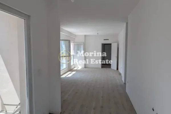 Shtepi ne shitje Apartament ne Tirane, 2+1, Mobilimi Bosh, pa mobiluar, Pagesa 200,000  Euro.
