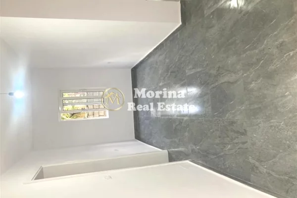 Luxury villas for rent in Tirana 3+1, Emty