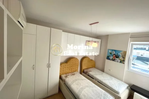 Shtepi me qera Apartament ne Tirane, 3+1, Mobilimi E mobiluar, Pagesa 1,000  Euro.