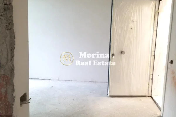 Shtepi ne shitje Apartament ne Tirane, 1+1, Mobilimi Bosh, pa mobiluar, Pagesa 73,000  Euro.