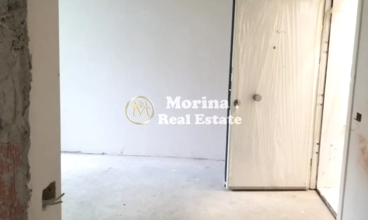 Shtepi ne shitje Apartament ne Tirane, 1+1, Mobilimi Bosh, pa mobiluar, Pagesa 73,000  Euro.