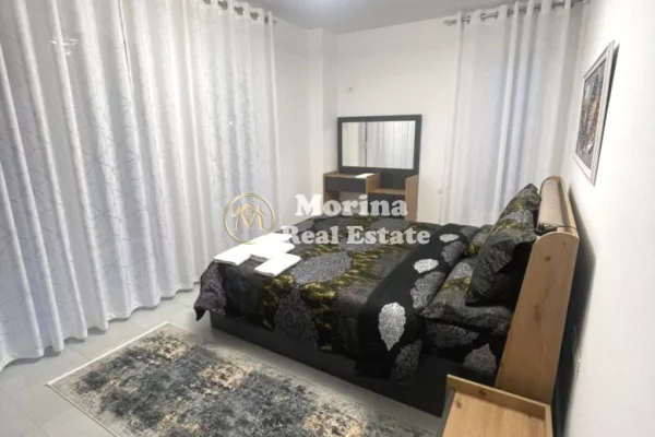 Mansarda(ultimo piano del tetto) in affitto a Tirana 3+1, Arredato