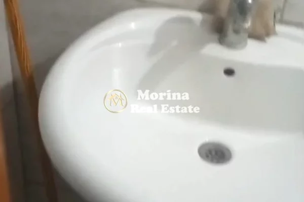 Shtepi me qera Shtepi Private ne Tirane, 1+1, Mobilimi E mobiluar, Pagesa 250  Euro.