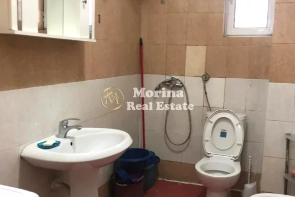 Shtepi me qera Shtepi Private ne Tirane, 2+1, Mobilimi E mobiluar, Pagesa 350  Euro.