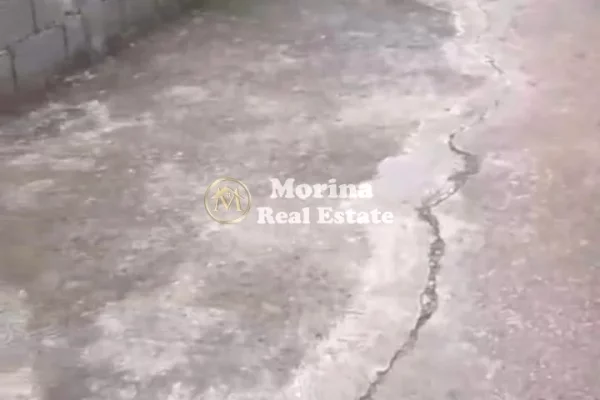 Ambient biznesi me qera 4+1 ne Tirane - 700 Euro