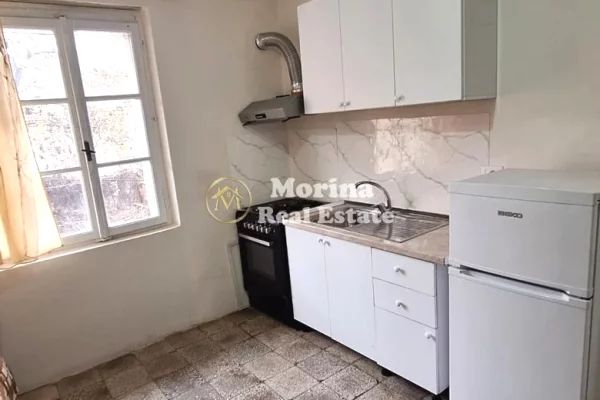 Qera | Apartament 1 + 1 | Medresjea / Tregu Industrial | 280 €/muaj