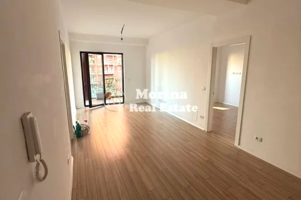 Qera | Ambjent Biznesi | Rruga e Kavajes | 1200 Euro/muaj