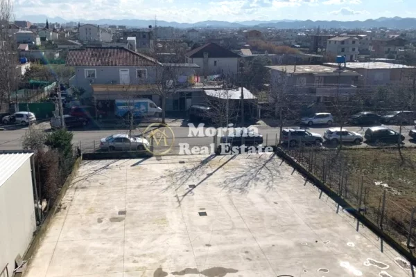 Qera | Toke / Truall | Valias | 650 Euro/muaj