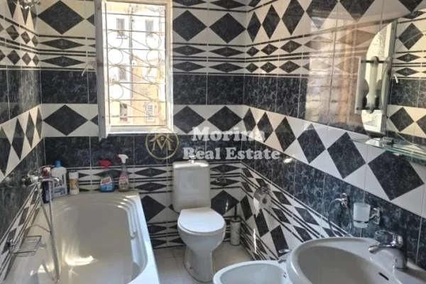 Appartamento in affitto a Tirana 2+1, Arredato