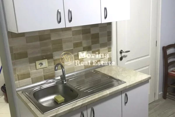 Casa privata/Indipendente in affitto a Tirana Garsoniere, Arredato