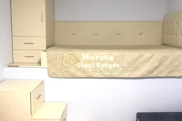 Casa privata/Indipendente in affitto a Tirana Garsoniere, Arredato