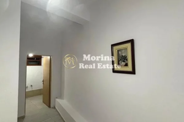 Casa privata/Indipendente in affitto a Tirana Garsoniere, SemiArredato