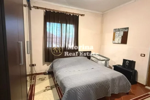 Shtepi me qera Apartament ne Tirane, 2+1, Mobilimi E mobiluar, Pagesa 300  Euro.