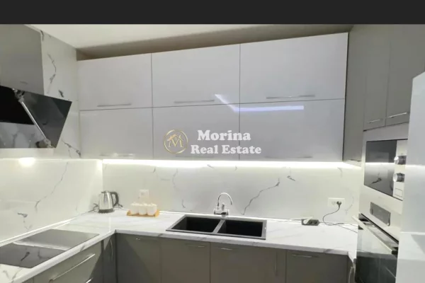 Shtepi me qera Apartament ne Tirane, 2+1, Mobilimi Pjeserisht e mobiluar, Pagesa 850  Euro.