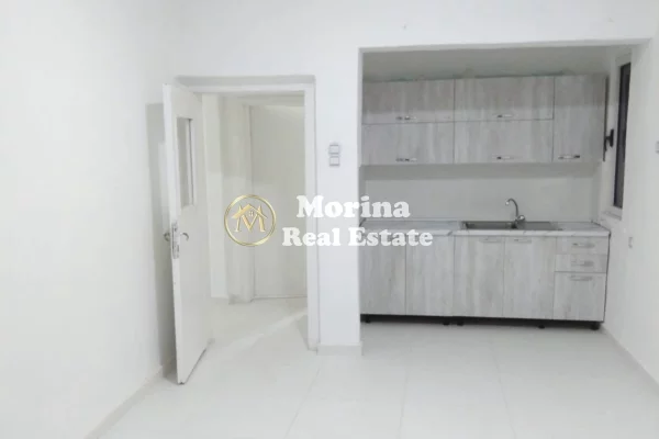 Shtepi me qera Apartament ne Tirane, 2+1, Mobilimi Bosh, pa mobiluar, Pagesa 350  Euro.