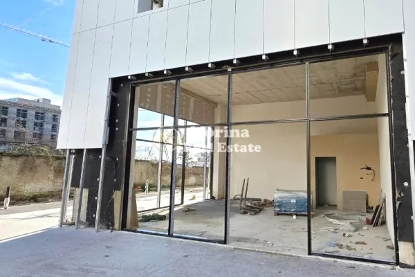 Ambient biznesi me qera 3+1 ne Tirane - 1,270 Euro
