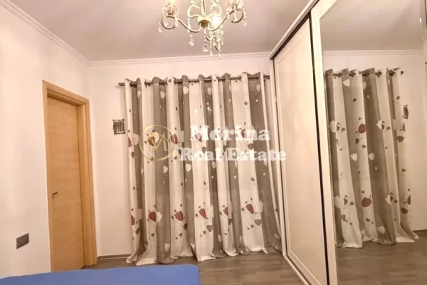 Appartamento in affitto a Tirana 2+1, Arredato