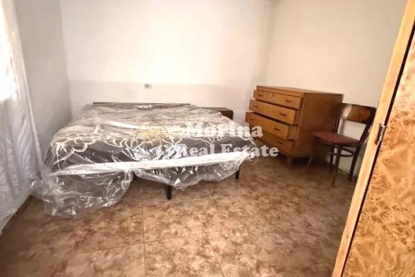 Shtepi me qera Apartament ne Tirane, 1+1, Mobilimi Pjeserisht e mobiluar, Pagesa 150  Euro.