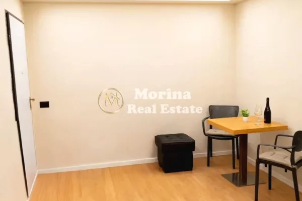 Qera | Ambjent Biznesi | Pazari i RI| 350 Euro/muaj