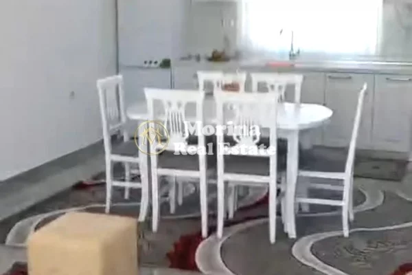 Casa privata/Indipendente in affitto a Tirana 2+1, Arredato