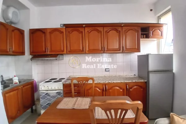 Shtepi me qera Apartament ne Tirane, 2+1, Mobilimi E mobiluar, Pagesa 650  Euro.