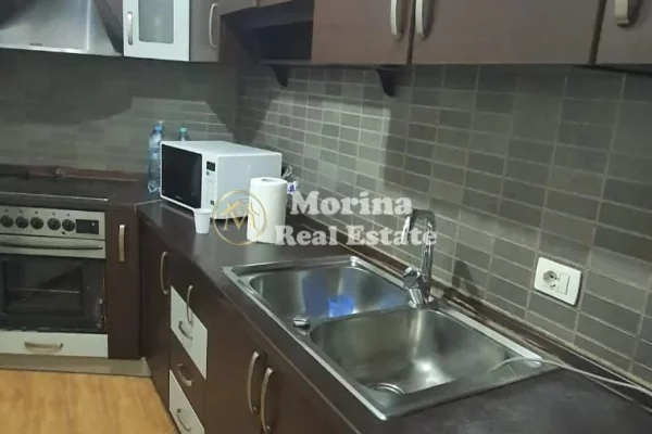 Shtepi me qera Apartament ne Tirane, 3+1, Mobilimi E mobiluar, Pagesa 550  Euro.