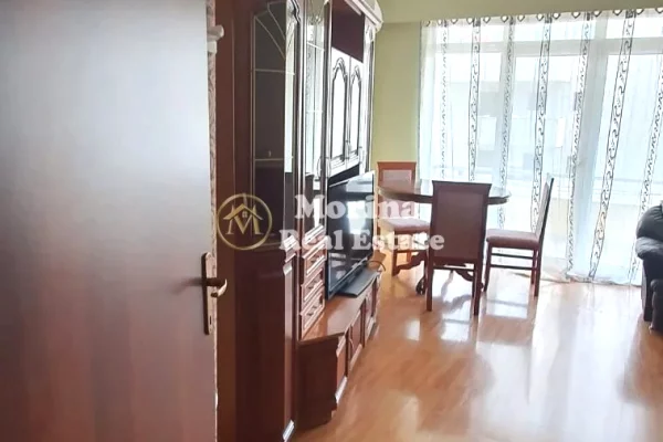 Shtepi me qera Apartament ne Tirane, 3+1, Mobilimi E mobiluar, Pagesa 550  Euro.