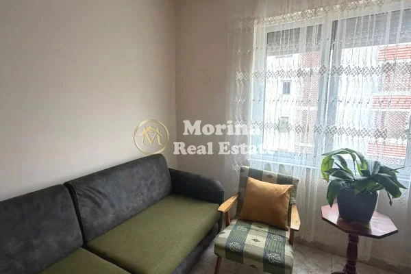 Shtepi me qera Apartament ne Tirane, 1+1, Mobilimi E mobiluar, Pagesa 400  Euro.