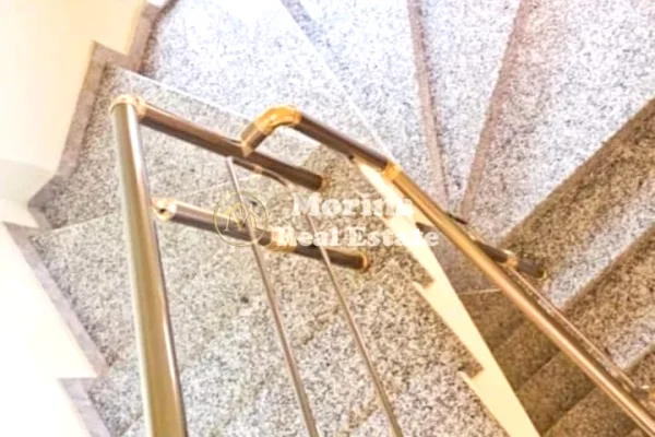 Shtepi ne shitje Shtepi Private ne Tirane, 6+1, Mobilimi E mobiluar, Pagesa 500,000  Euro.