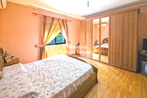 Shtepi ne shitje Shtepi Private ne Tirane, 6+1, Mobilimi E mobiluar, Pagesa 500,000  Euro.