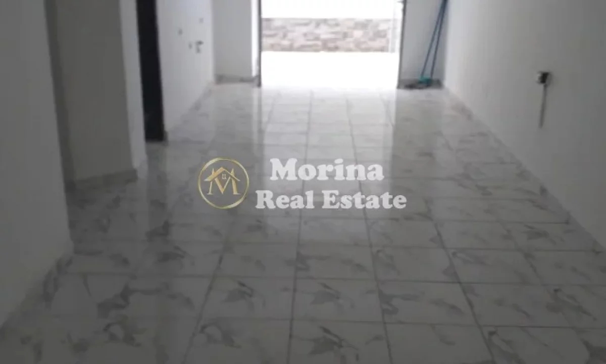 Qera | Ambjent Biznesi | Shkolla e Bashkuar | 400 Euro/muaj