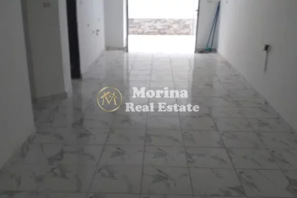 Qera | Ambjent Biznesi | Shkolla e Bashkuar | 400 €/muaj