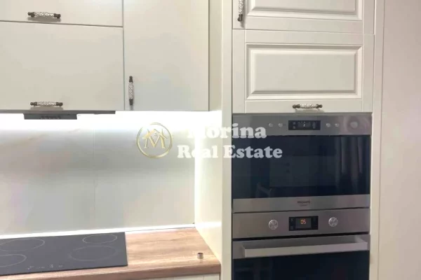 Shtepi me qera Shtepi Private ne Tirane, 1+1, Mobilimi E mobiluar, Pagesa 400  Euro.