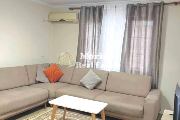 Shtepi me qera Shtepi Private ne Tirane, 1+1, Mobilimi E mobiluar, Pagesa 400  Euro.