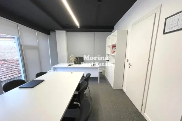 Qera | Ambjent Biznesi | Pazari i Ri | 1100 Euro/muaj