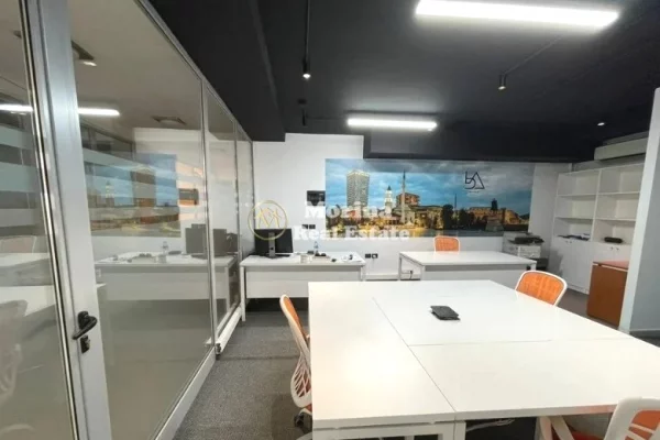 Qera | Ambjent Biznesi | Pazari i Ri | 1100 Euro/muaj