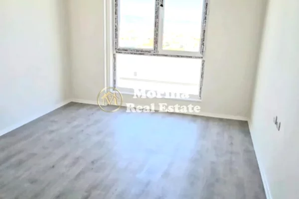 Appartamento in affitto a Tirana 3+1, Vuoto