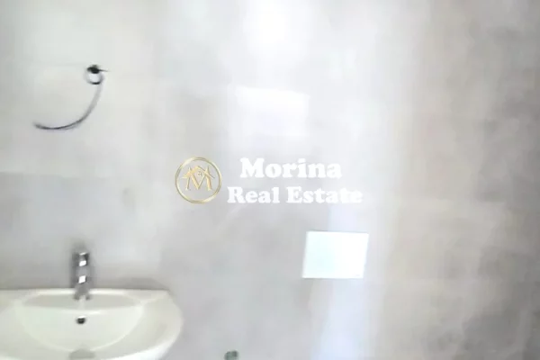 Appartamento in affitto a Tirana 3+1, Vuoto