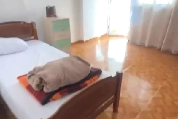 Shtepi me qera Apartament ne Tirane, 2+1, Mobilimi E mobiluar, Pagesa 500  Euro.