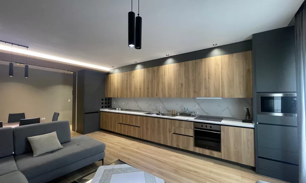 Shtepi me qera Apartament ne Tirane, 2+1, Mobilimi E mobiluar, Pagesa 65,000  Leke.