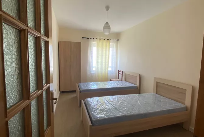 Shtepi me qera Apartament ne Tirane, 2+1, Mobilimi E mobiluar, Pagesa 55,000  Leke.