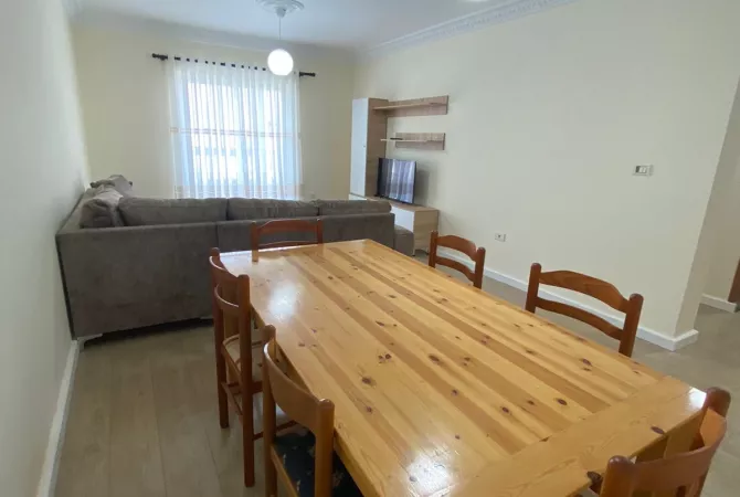 Shtepi me qera Apartament ne Tirane, 2+1, Mobilimi E mobiluar, Pagesa 55,000  Leke.